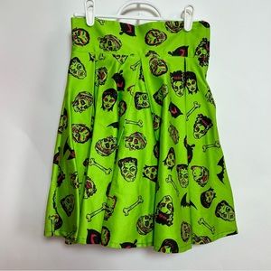 💚🧟‍♂️🧛🏻‍♂️🧟‍♂️💚 Amazing green monsters skirt Micheline Pitt Deadly Dames